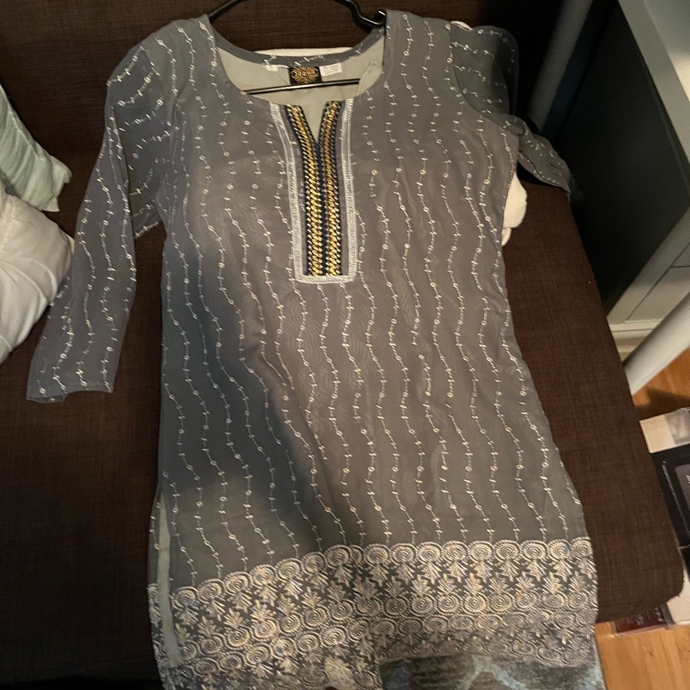 Indian top. Size 42